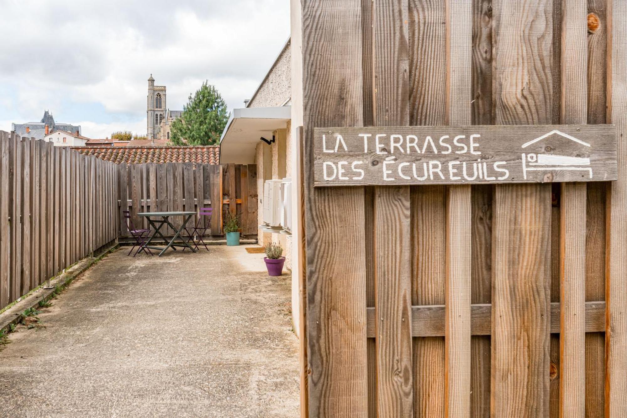 Ecureuil - Charme Et Standing A Saint Galmier Apartamento Exterior foto